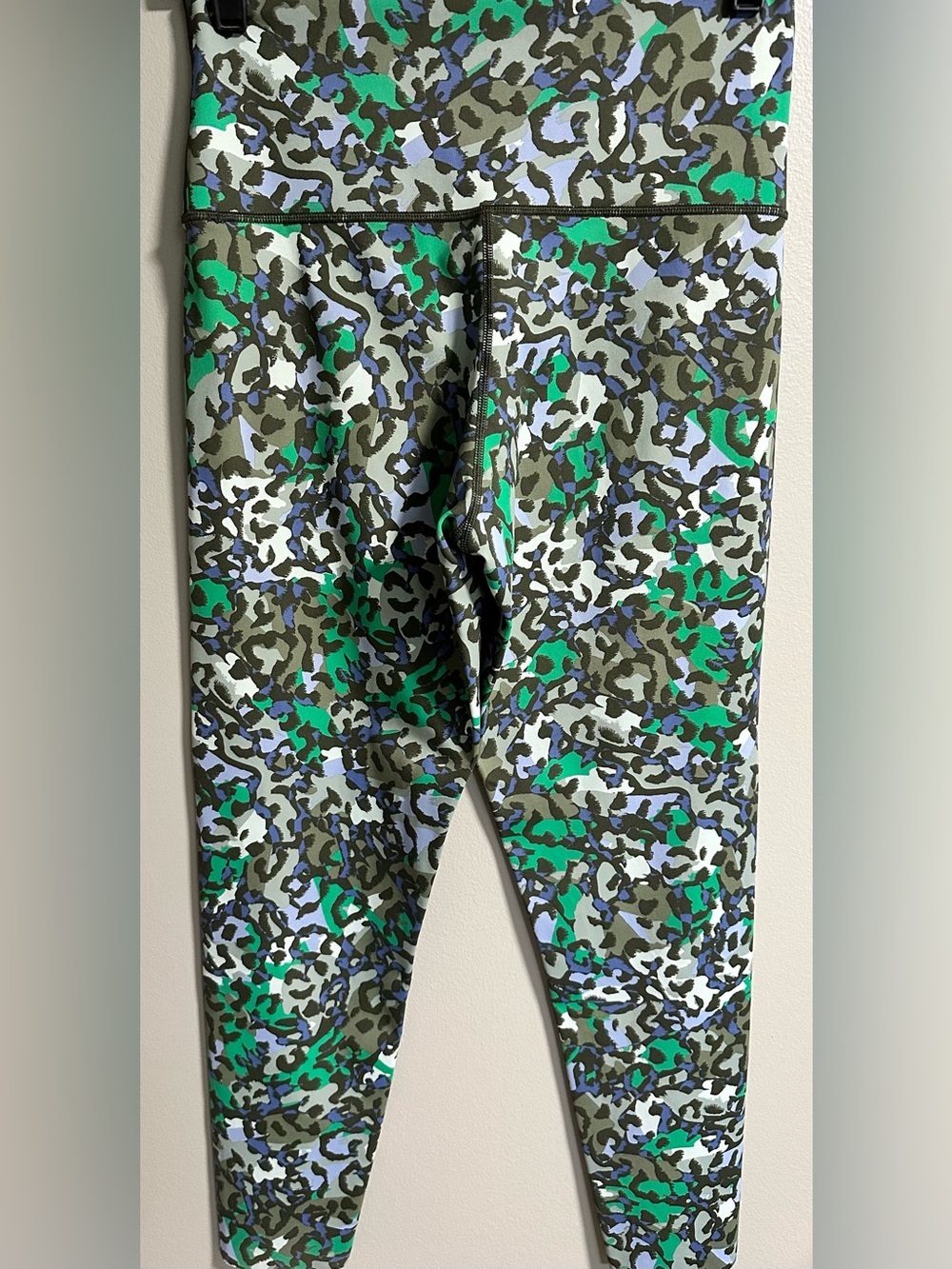 Aerie Green, Black & Blue Camo Leopard Print Leggings in Large - Picture 2 of 5